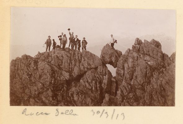 Alpinisti in cima a Rocca Sella, 1913/03/30