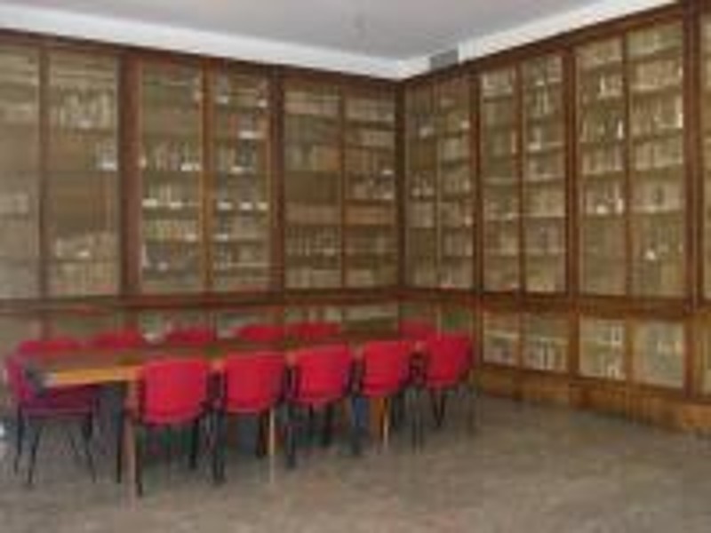 Biblioteca monsignor Francesco Pennisi