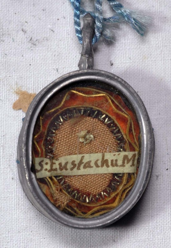 Bottega abruzzese sec. XIX, Reliquiario a medaglione di S. Eustachio