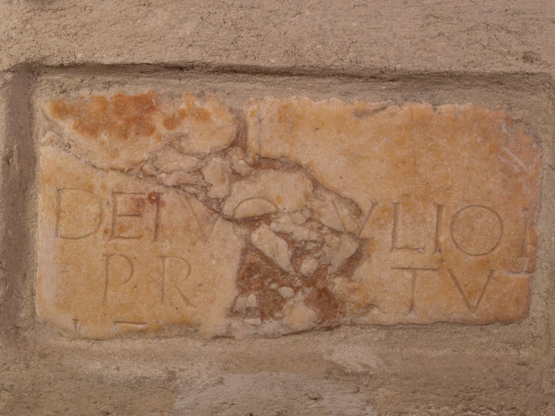 Ambito abruzzese sec. I a.C., Epigrafe in pietra