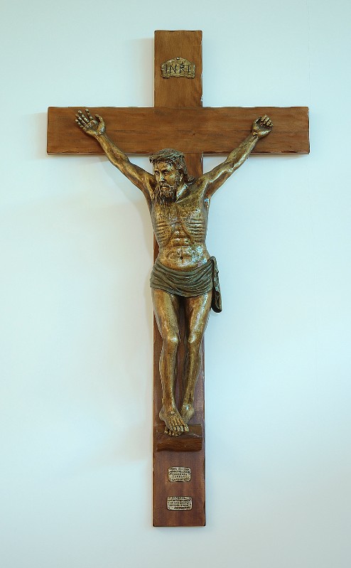 Ruggeri C. (2001), Crocifisso in legno