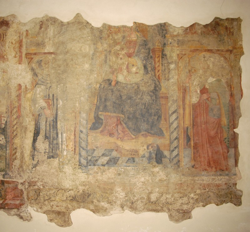 Todisco G. sec. XVI, Affresco con la Madonna e Gesù Bambino tra santi