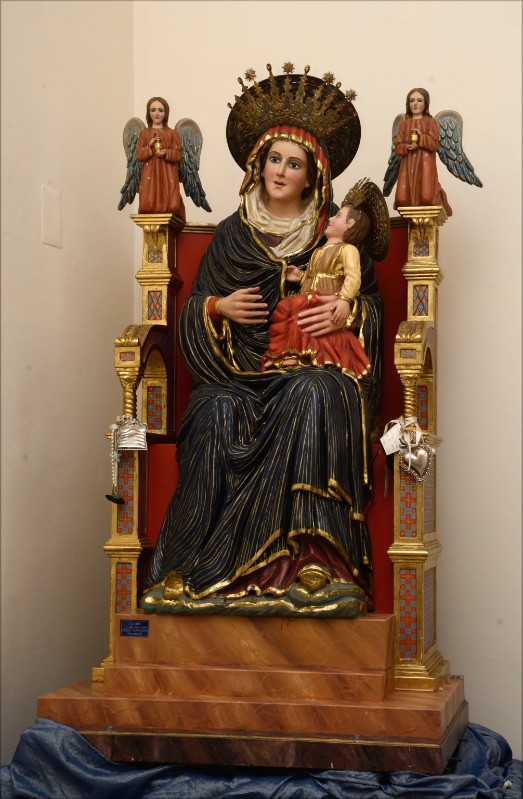Zappatore R. (1998), Statua della Madonna di Montevergine