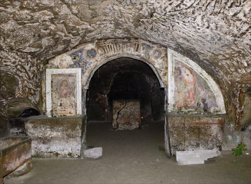 Ambito campano secc. IX-XIX, Dipinto murale con fregi e santi