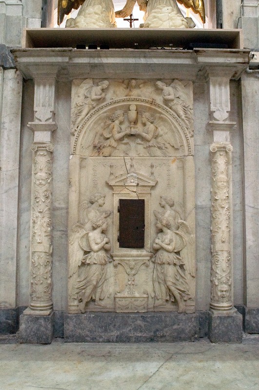 Bott. napoletana sec. XVI, Tabernacolo a frontale architettonico in marmo bianco