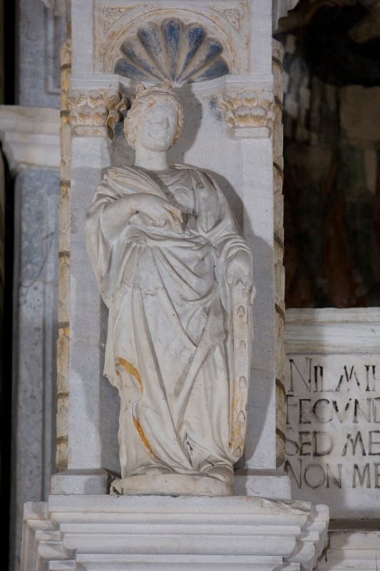 Guardi A. metà sec. XV, San Caterina d'Alessandria in marmo bianco scolpito