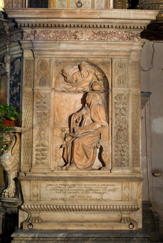 Caccavello S. (1580), Monumento sepolcrale di Isabella Spinelli in marmo