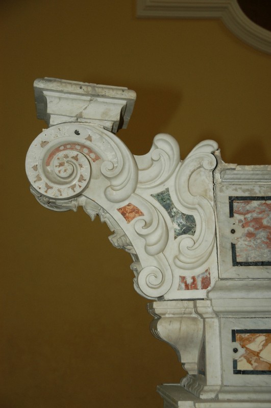 Marmoraro campano sec. XVIII, Voluta sinistra altare Madonna di Montevergine