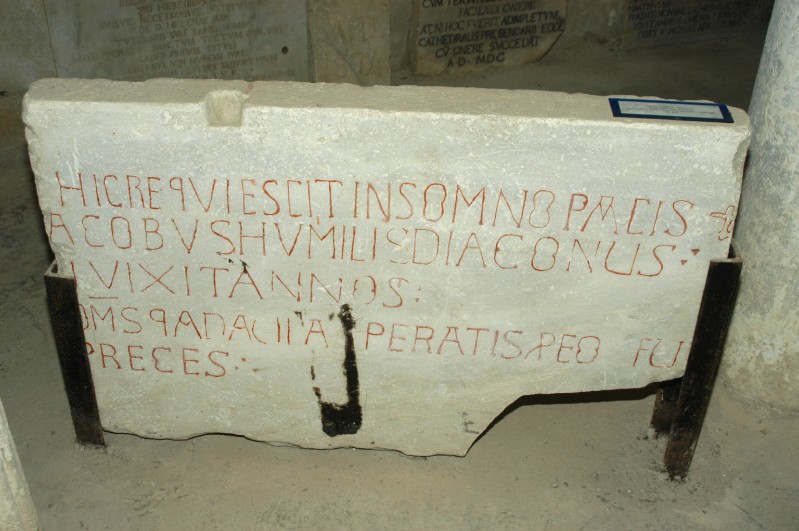 Marmoraro campano sec. VI- XVII, Lastra tombale