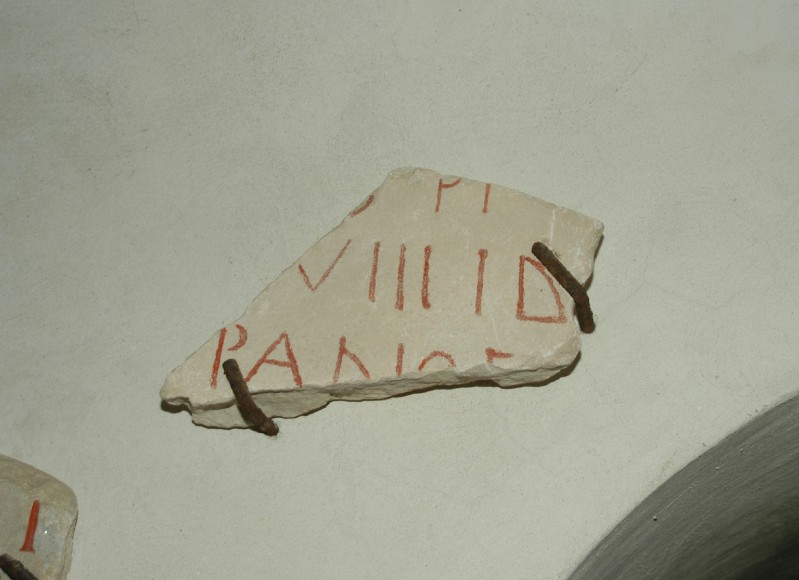 Marmoraro campano sec. VII, Frammento di lapide del VII secolo