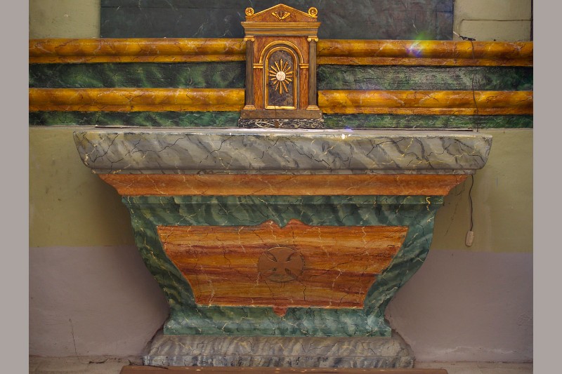 Maestranze romagnole sec. XVIII, Altare laterale di destra con croce patente