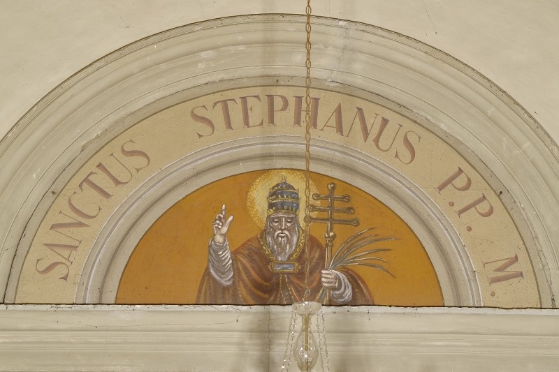 Gurioli F. sec. XX, Dipinto murale con Santo Stefano I Papa