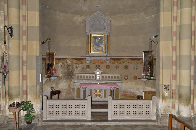 Istituto Artigianelli sec. XX, Altare laterale della Madonna del rosario