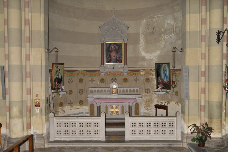 Istituto Artigianelli sec. XX, Altare laterale del Sacro Cuore di Gesù