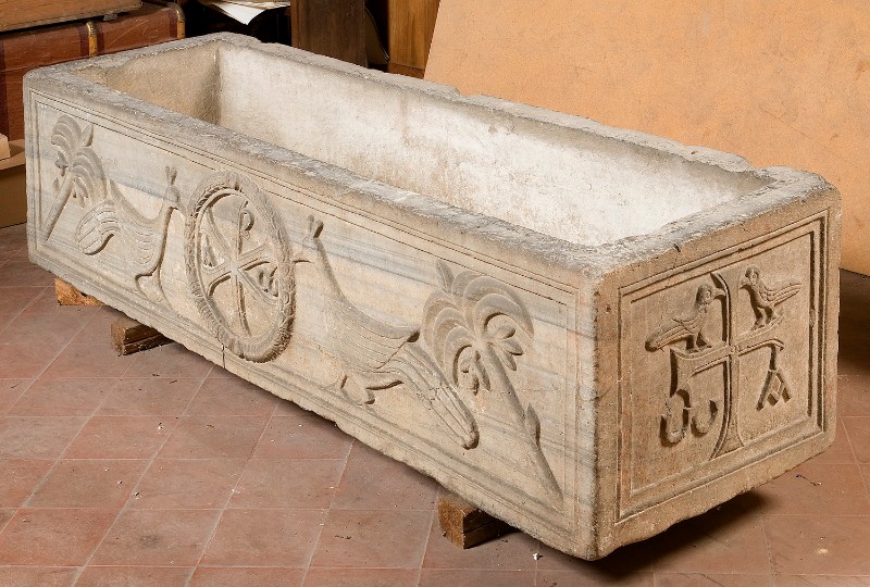 Ambito ravennate-bizantino sec. VII, Sarcofago in marmo greco