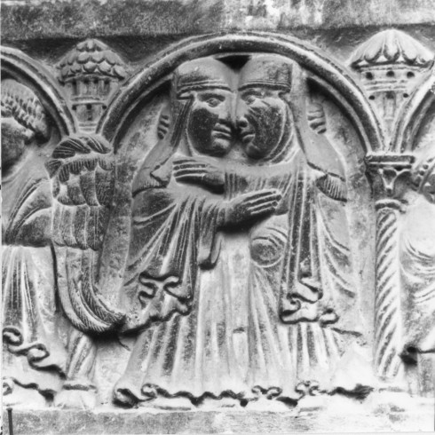 Bott. di Wiligelmo sec. XII, Maria visita Sant'Elisabetta