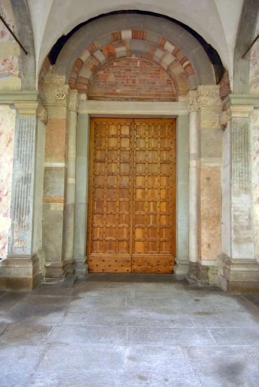 Maestranze lombardo-emiliane sec. XII, Portale in pietra scolpita