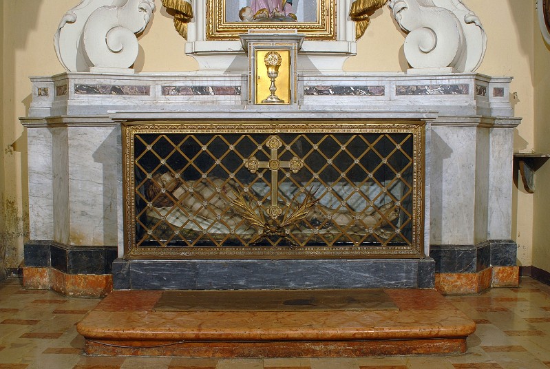 Maestranze italiane sett. sec. XX, Altare in marmo grigio venato