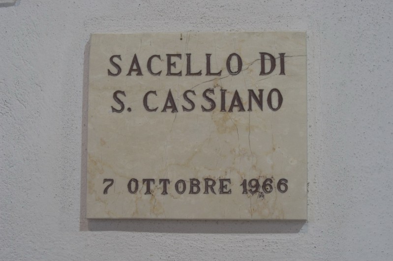 Ambito ravennate (1966), Lapide del sacello di San Cassiano