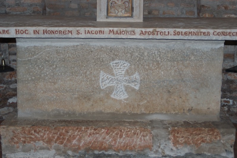 Ambito italiano sec. VIII, Sarcofago a cassa in marmo