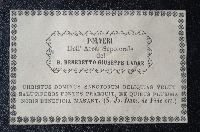 Ambito italiano sec. XIX, Reliquiario in carta di S. Benedetto Giuseppe Labre