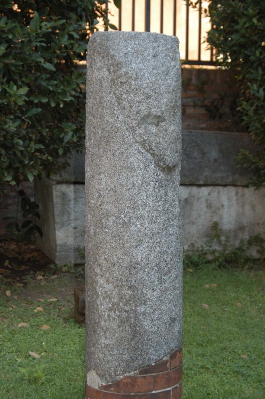 Ambito ravennate-bizantino sec. VI, Frammento di colonna in granito grigio