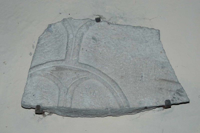 Ambito ravennate-bizantino secc. V-VI, Frammento di pluteo con Chrismon
