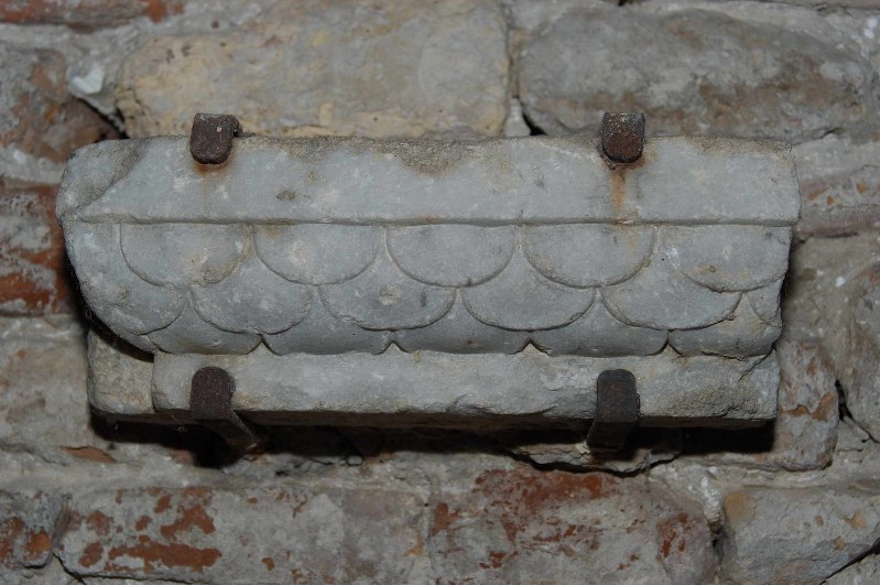 Ambito ravennate-bizantino secc. IV-V, Frammento di cornice architettonica