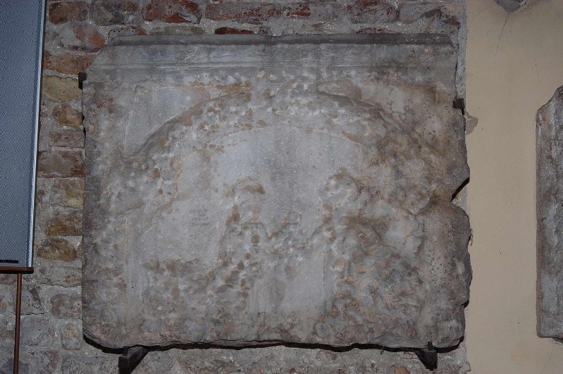 Ambito ravennate-bizantino sec. IV, Frammento di sarcofago figurato