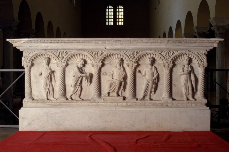 Ambito ravennate-bizantino sec. V, Altare con rilievo a nicchie