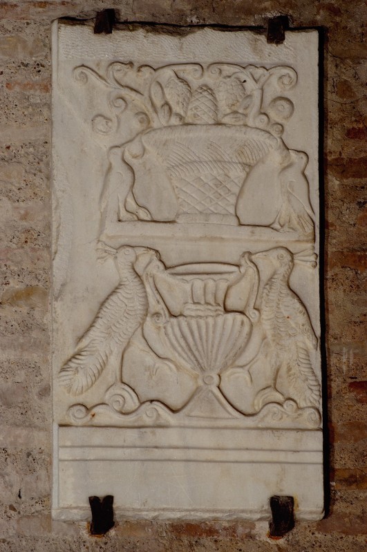 Ambito ravennate-bizantino sec. VI, Frammento di sarcofago con pavoni 4/4