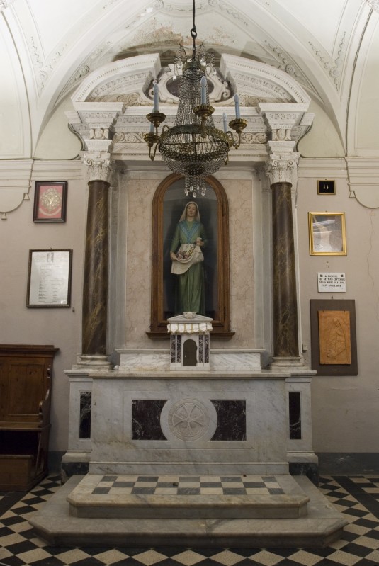 Bottega toscana sec. XIX, Altare laterale di Santa Zita con girali nel frontone