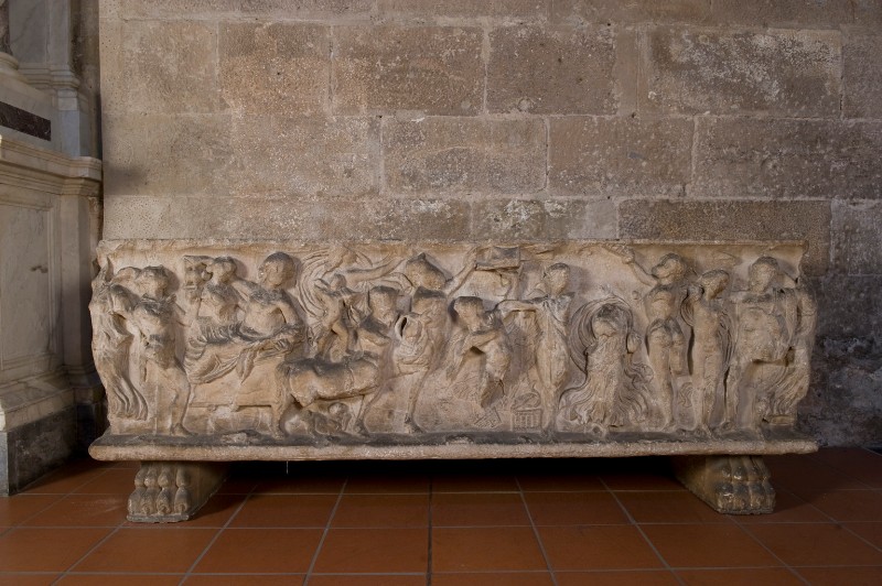 Bott. italiana secc. II-III, Sarcofago in marmo con figurazioni dionisiache