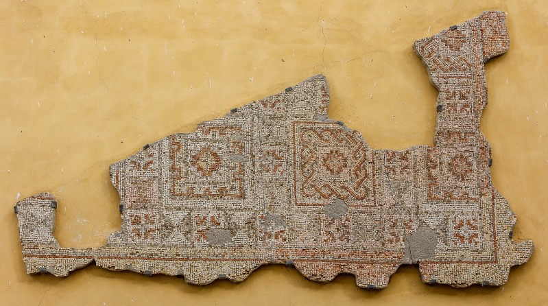 Ambito Italia centrale sec. IV, Frammento di decorazione pavimentale a mosaico