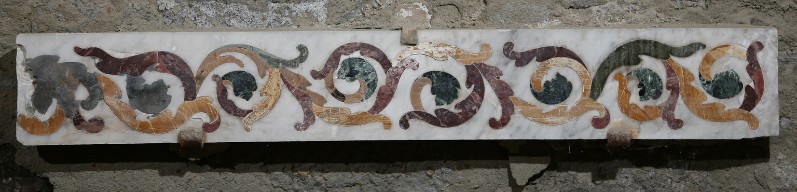 Bottega aretina secc. XIII-XIV, Frammento di cornice di paliotto con girali 3/3