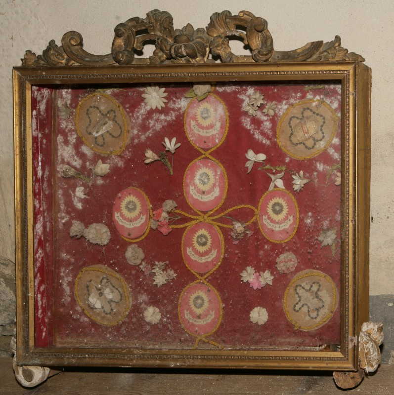 Bottega toscana secc. XVIII-XIX, Reliquiario a teca con cimasa intagliata
