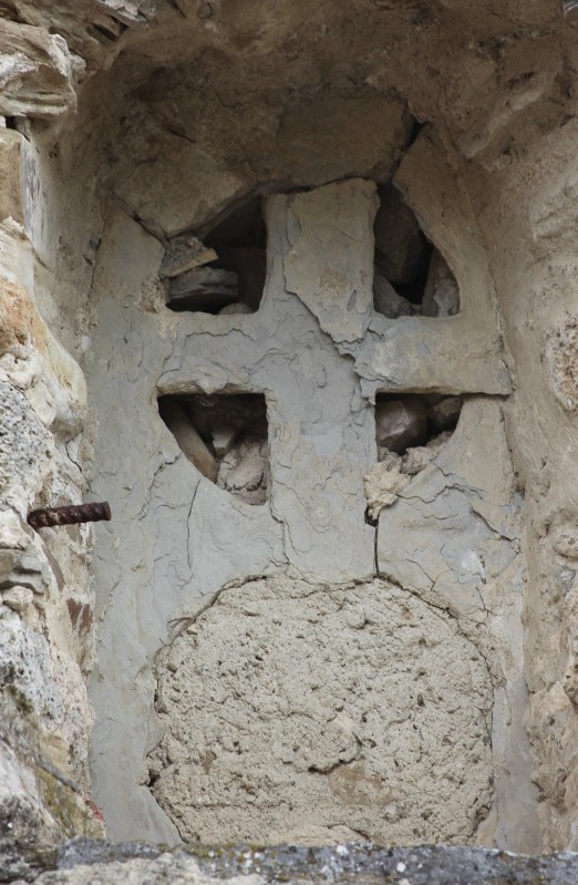 Maestranze aretine secc. IX-X, Grata di finestra con traforo a croce greca 2/2