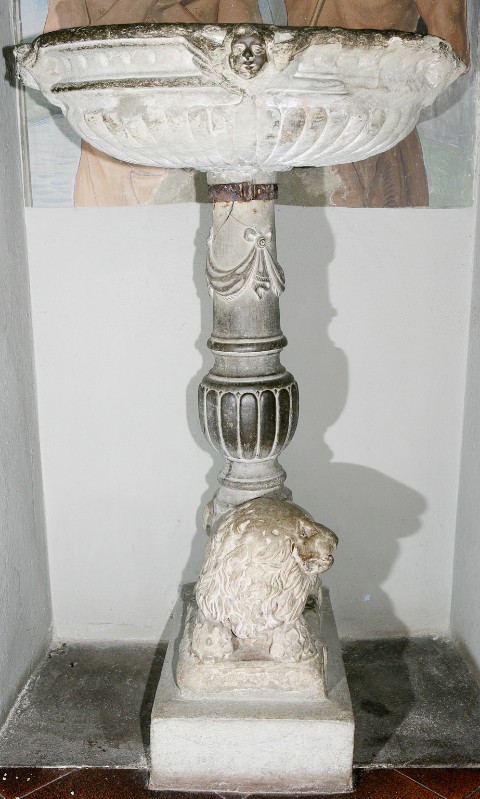 Maestranze toscane sec. XVII, Fonte battesimale a fusto con leone stiloforo
