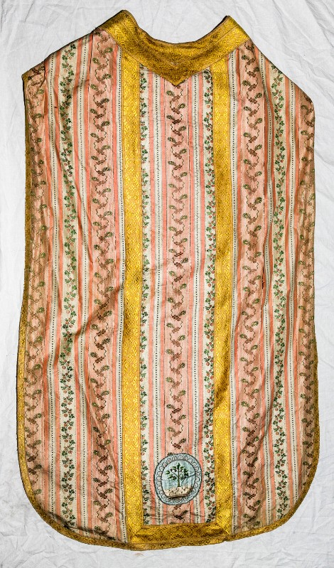 Manifattura italiana sec. XVIII, Pianeta rosa con stemma