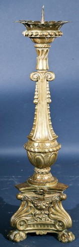 Ditta Fratelli Luder (1903), Candeliere in bronzo con fusto a balaustro