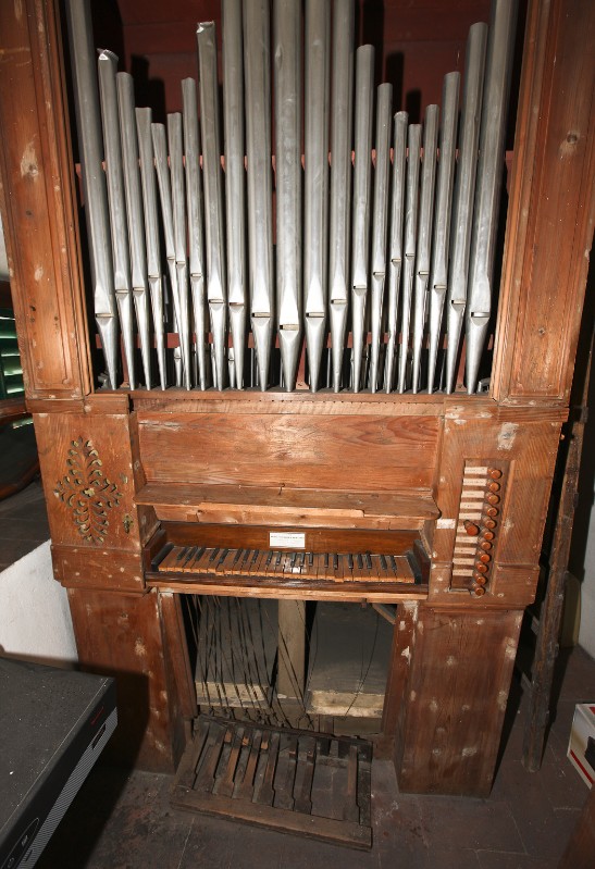 Agati Nicomede (1873), Organo in legno sagomato e modanato