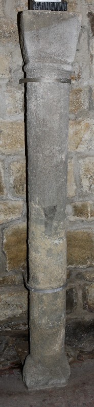 Maestranze toscane secc. XI-XII, Colonna in pietra