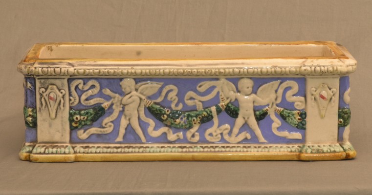 Bottega fiorentina sec. XIX-XX, Portafiori con putti che tengono festoni