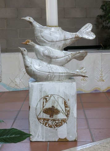 Cipolla Salvatore (1995), Candelabro con pesce e tre colombe