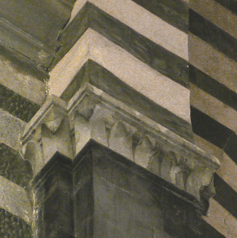 Guido da Lucca (1211-1220), Capitello ornato da foglioni lisci aggettanti