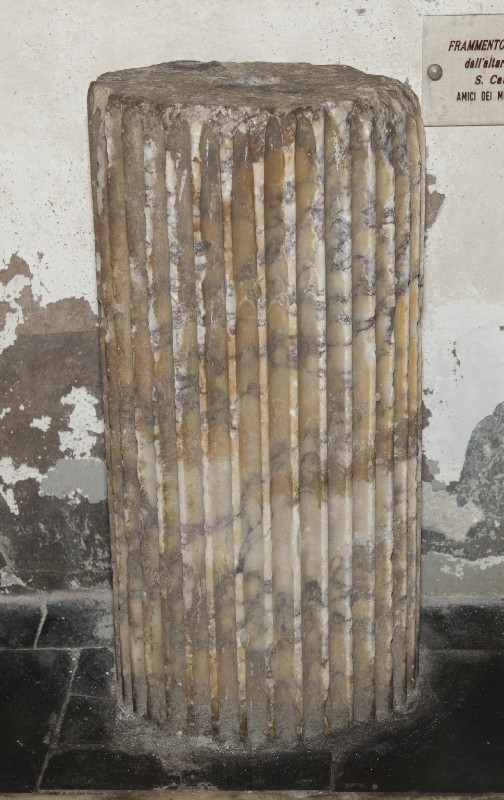 Bottega italiana sec. III, Frammento di colonna
