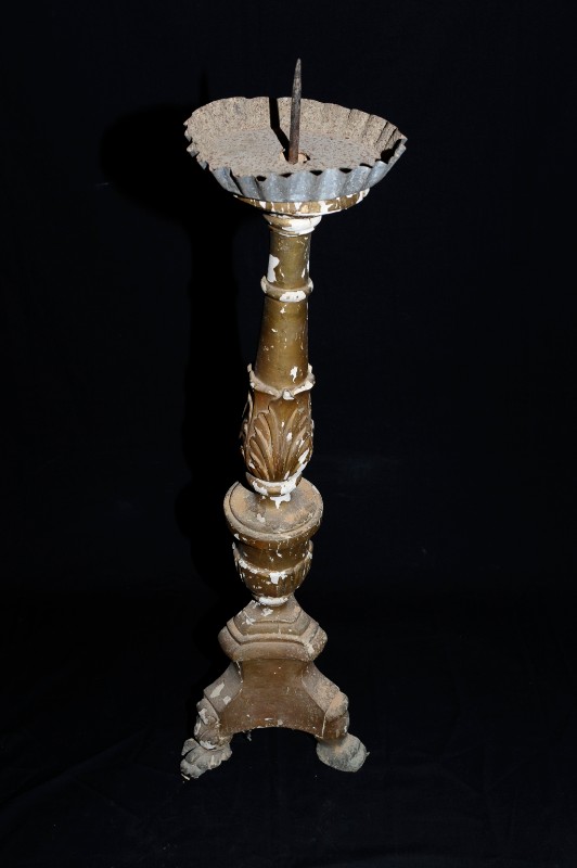 Ambito dell'Italia centrale sec. XIX, Sei candelieri in legno dipinto