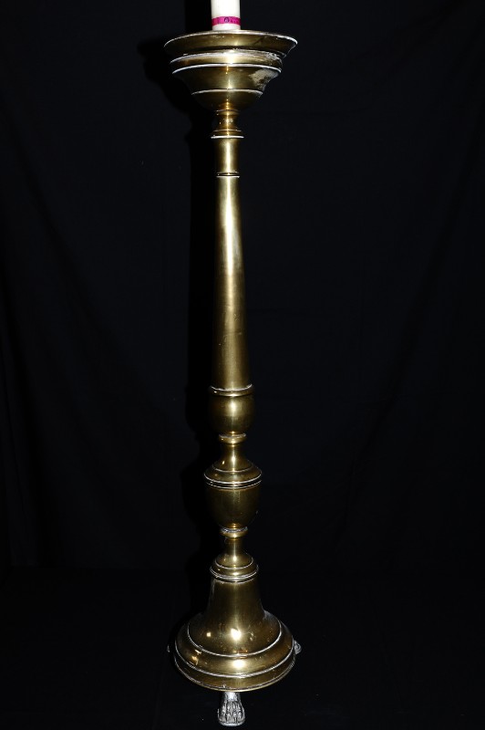Prod. dell'Italia centrale sec. XIX, Sei candelieri in ottone dorato