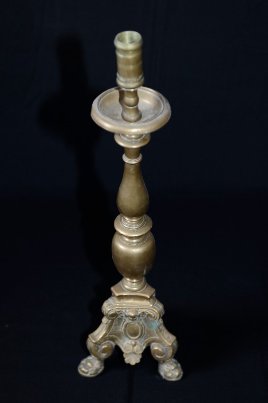 Ambito dell'Italia centrale sec. XIX, Sei candelieri in bronzo