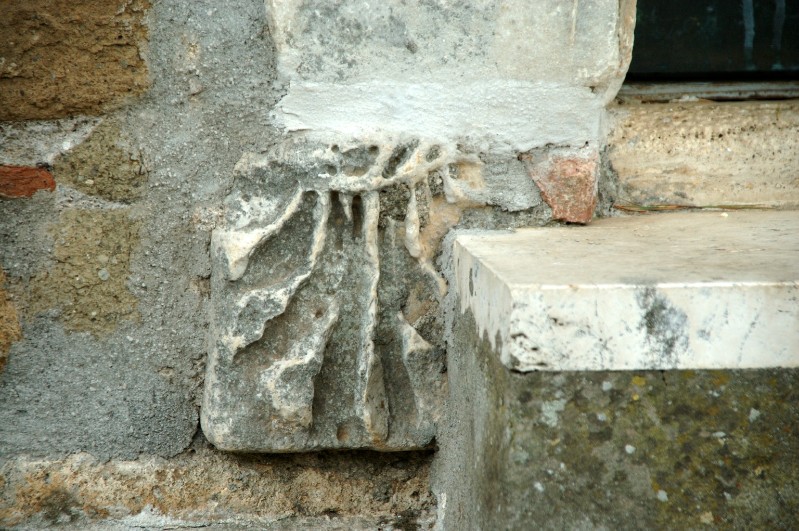 Marmoraio laziale sec. III-IV, Bassorilievo con fasce